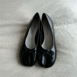 Black tabi shoes with block kitten heels
